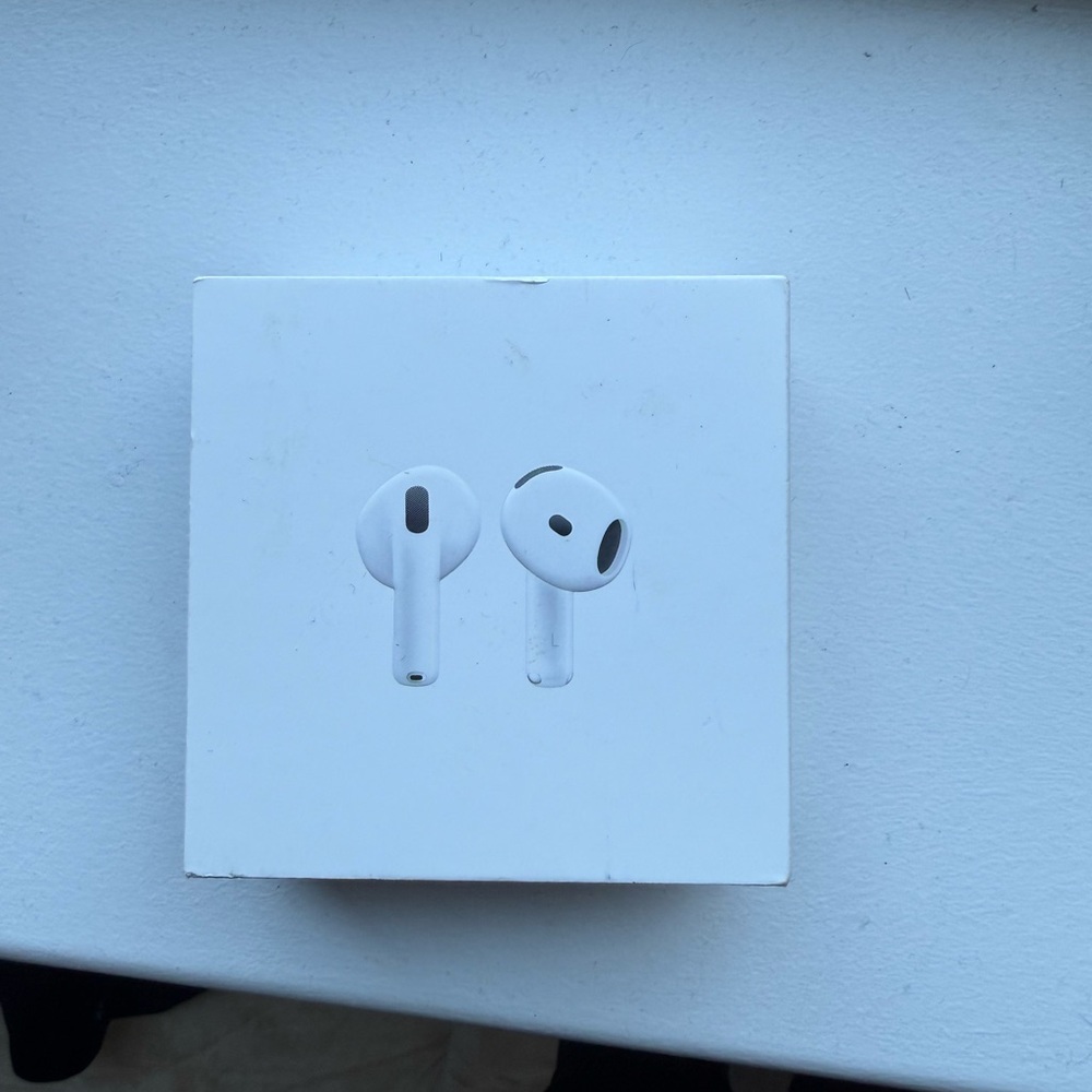 Apple AirPods 4 with USB-C Compatibility